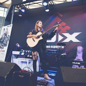 日本少妇按摩性爱视频
